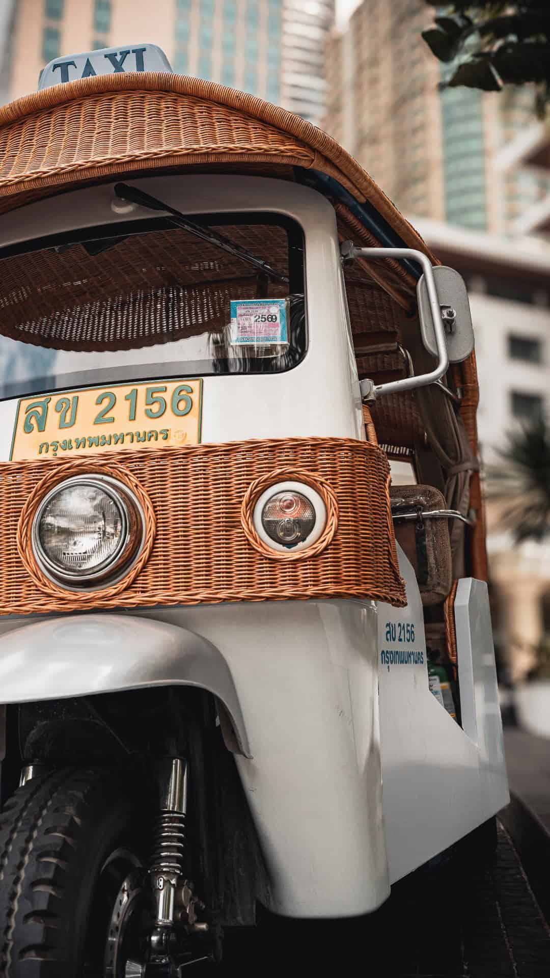 Tukme Challenge #2: Timeless Intersections tuk-tuk photography challenge